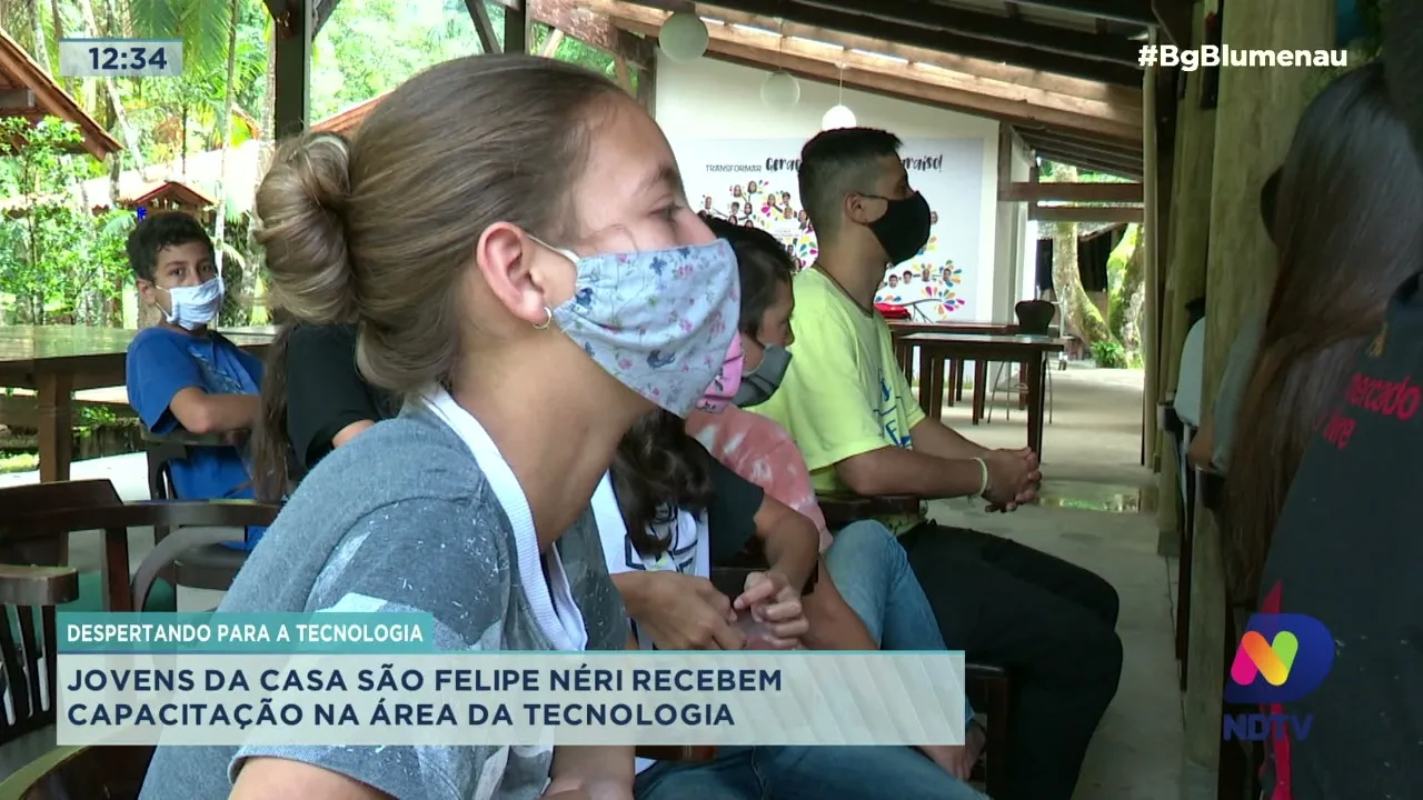 Jovens da Casa São Felipe Néri recebem capacitação na área da tecnologia