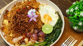ထိုင်းမှာခေတ်စားနေတဲ့✨️ မားမားခေါက်ဆွဲထဲကို ကြက်သွန်မြိတ်အများကြီးထည့်ပြီး ပြုတ်စားကြတာ 🍜😋