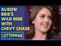 Download Lagu Alison Brie's wilde rit met Chevy Chase | David Letterman
