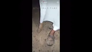 اجنه واقعی دوربین گوشیش روشنه داره با یه مرد غریبه صحبت میکنه بعدا میبینه این کلیپ ضبط شده  اجنه واقعی دوربین گوشیش روشنه داره با یه مرد غریبه صحبت میکنه بعدا میبینه این کلیپ ضبط شده