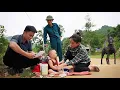 Download Lagu Poor girl, CEO DOn and kind police rescue an abandoned baby on the street in 37 degree Celsius heat