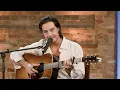 Tiago Iorc Canta versão acústica de Coisa Linda no Por Acaso na Pinacoteca