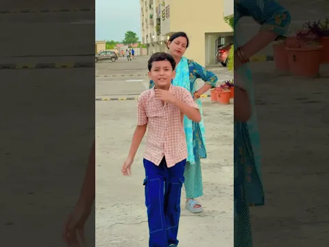 ‘Em chumma tu mujhko udhar dei de 🤣😱😱😱💋💋💋 #ytshorts #shortfeed #dacha #bollywoodsongs