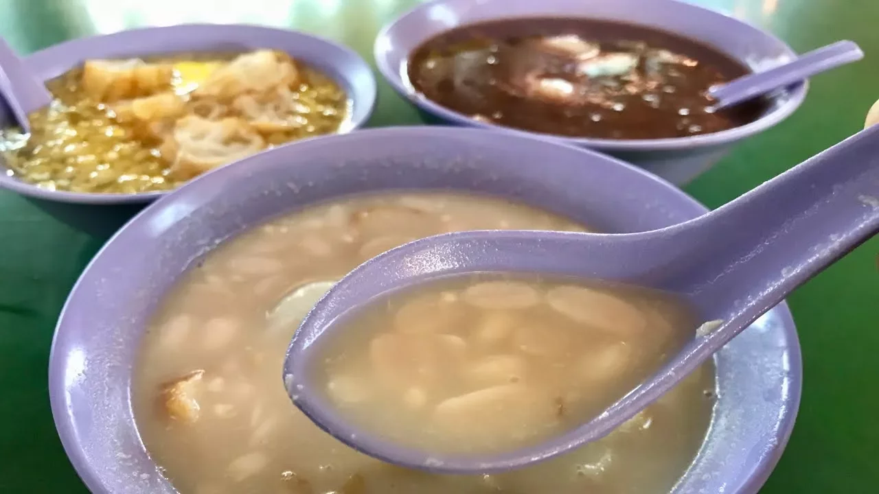 Forget about the tang yuan, the sweet PEANUT SOUP () is amazing!