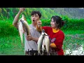 Lagu Mr. Chung and Tieu Nuong harvested a bountiful catch of fish from their pond and made smoked fish.