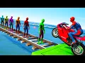 Download Lagu الرجل العنكبوت على دراجة نارية ضد العناكب - Spiderman on a motorcycle against multi-colored spiders