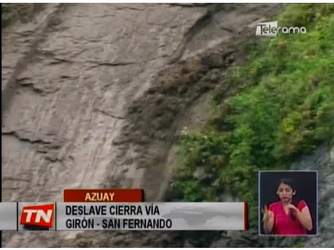 Deslave cierra vía Girón - San Fernando
