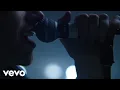 Download Lagu 5 Seconds of Summer - Teeth (Lyric Video)
