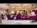 Download Lagu Sneak peek of Dolly Parton's Songteller Hotel