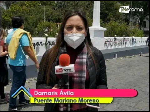 Puente Mariano Moreno amaneció con grafitis alusivos a los femicidios registrados en Cuenca