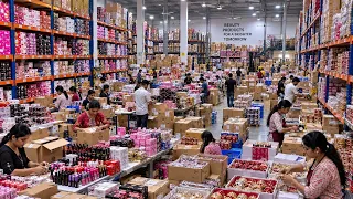 सदर बाजार का सबसे बड़ा Cosmetics & Jewellery Wholesaler 😱 | Wholesale Prices | Delhi vanshmj