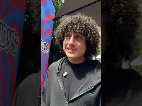 Yo digo que se planche el pelo 😝