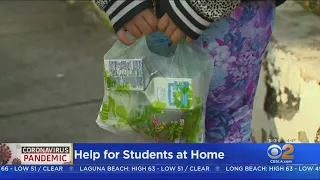 LAUSD Begins Grab-And-Go Meal Program