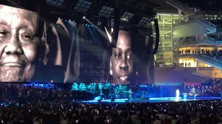jay z performs blueprint momma loves me at jayz25
