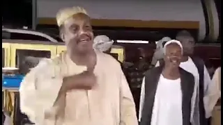 اغنية ودحمد احمد يارفاق بحضوره دندنها