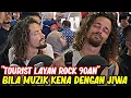 Tutup mata sambil tersenyum reaksi Mat Salleh menjiwai bait-bait lirik dan muzik lagu Rock 90an 