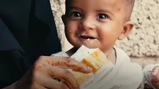 “طفلٍ سأل من يسمعه.. عن زاد يوم يشبعه”