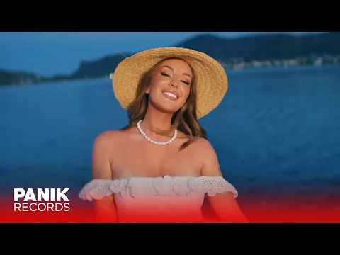 Video Thumbnail: Ανδρομάχη - Καλέ... Ποιος Είναι Αυτός ? - Official Music Video