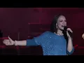 Redimi2 - El Nombre de Jesús Ft. Christine D´Clario (En Vivo)
