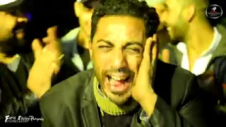 عزت حموده بيقلد صوت عبد الباسط حموده بلظبط وفرقه رضا البحراى بيصقفولو وواقفيتن حواليه دندنها