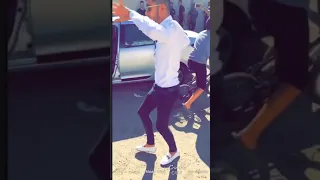 جزائري يرقص على اغنية زهير بهاوي Décapotable 