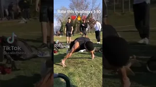 حركات ابكت نيوتن والجاذبيه جربت تشيل جسمك علي صابعين بس 