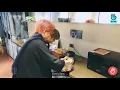 Download Lagu seungmin and felix making a mess while preparing a smoothie