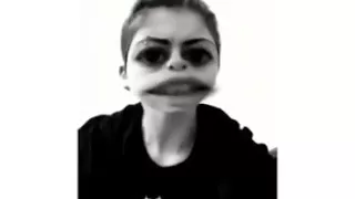 ياعم انته الي ماشي وبتحشيش و بايع دنيتك استني حلبس الشبشب واجي مع حضرتك 