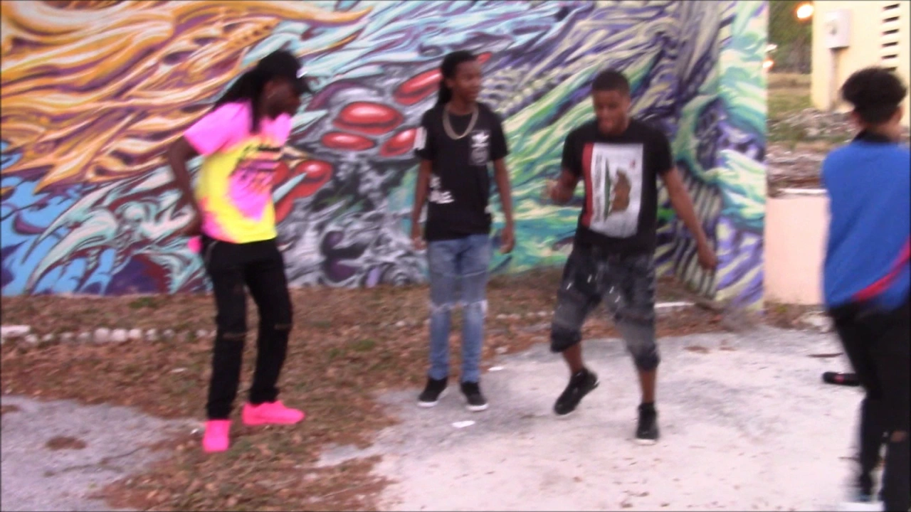 Taylor Girlz - Wedgie In My Booty (ft. Trinity Taylor) #WedgieInBootyChallenge