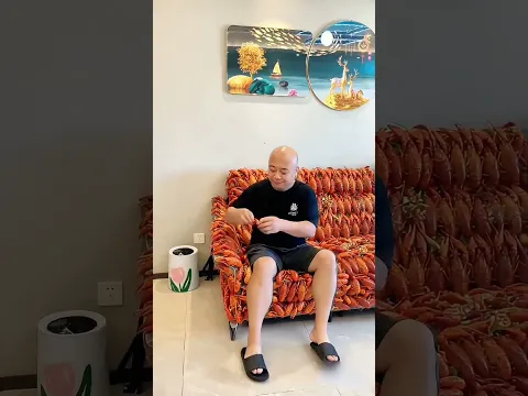 Crayfish Bite on Sofa Almost Swallowed #SpecialEffects #Storytelling #MusicPromotion