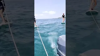 Oh yeah! Surf & foil time 🏄‍♀️#sailingfamily #boatlife #surf #kids #foiling