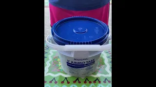 How to open a tub of pool chlorine