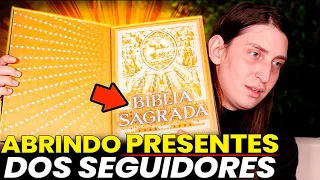 FELCA MOSTRA SUA BÍBLIA PELA PRIMEIRA VEZ