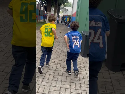 Gabriel corre demais fugindo da chuva #shorts