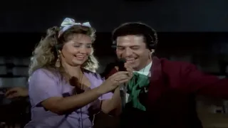 سمع هس شوفوا حمص وحلاوة عملوا إيه وهما بيسجلوا الأغنية بتاعتهم 