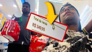 Ajudei um cara comprar fraudas pra sua filha e ele vendeu tudo na favela ?