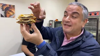 مونت كرواسون مفتوح الآن في الأشرفية طازج مقشر لذيذ مصنوع بحب 