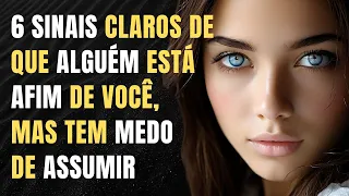 6 Sinais Claros de que Alguém Está Afim de Você, Mas Tem Medo de Assumir