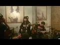 Download Lagu Riani Sovana feat. The Wellaaks - Kelinci dan Jengkol (live at Paviliun 28, In Rock We Dive)