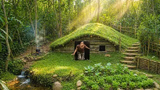 Solo Girl Builds a Secret Underground Shelter from Scratch