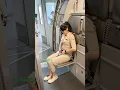 Download Lagu Pramugari Cantik Super Air Jet dalam Pesawat Saat Persiapan Sebelum Proses Boarding