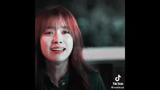 فبدأت رواياتي الاولى تصميم حزين لمسلسل كوري W عالمان 