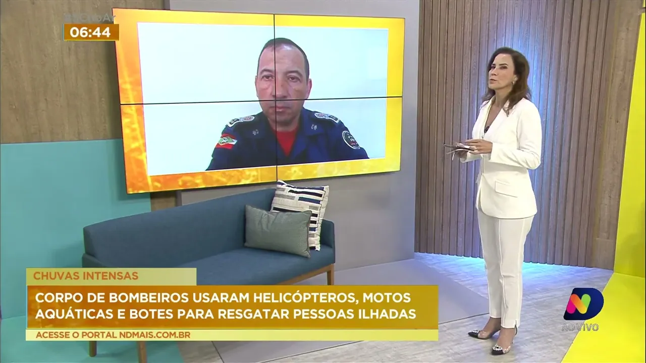 Bombeiros detalham os trabalhos de resgate das pessoas atingidas pelas enchentes em SC