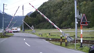 Spoorwegovergang Näfels (CH) // Railroad crossing // Bahnübergang