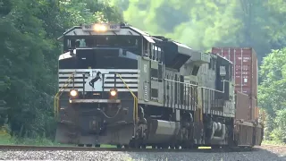 NS 22M thru Mexico PA SD70Ace 1160 leading with a very fouled P5