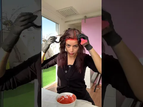 Pintando o cabelinho comigo 🤝