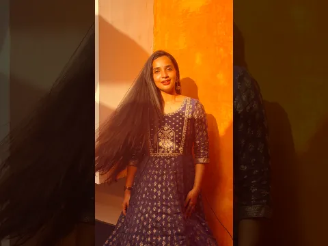 A little sun-kissed pause🌻✨ | Mouna Ragangal pesidhe 🎵 | Malavika Krishnadas