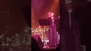 اجرای زنده ترانه بازآ توسط شکیلا فوریه 2017 