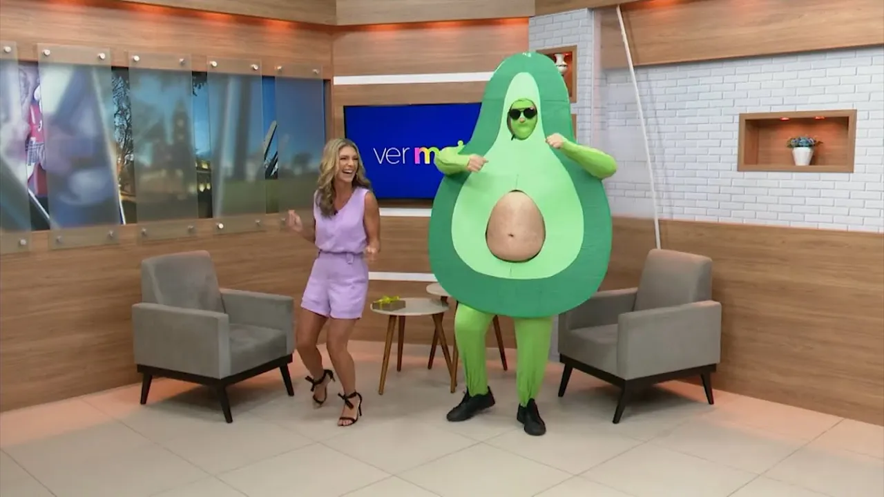 'Homem Abacate' de Criciúma ganha a internet após fantasia inusitada viralizar