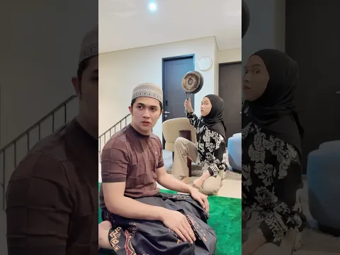 Deg degekannya sholat di cek hp sama istri 😭